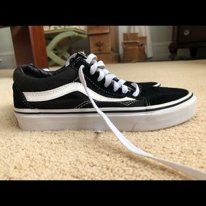 Size 6 womens old skool vans